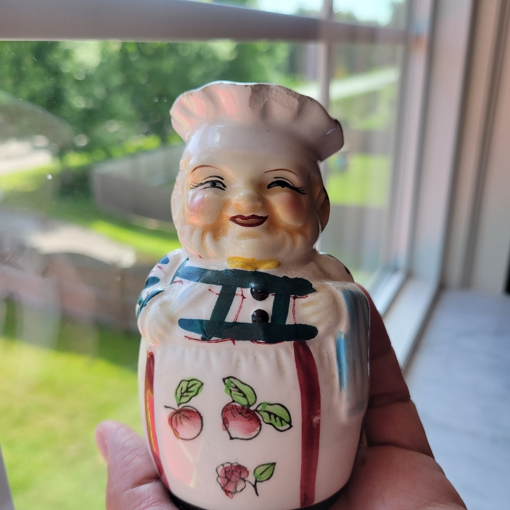 Vintage Kitschy Royal Sealy (?) Jolly Chef Salt or Pepper Shaker~Anthropomorphic